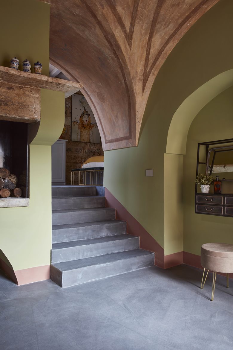 Star vaults with bold colour — Filotico & Partners